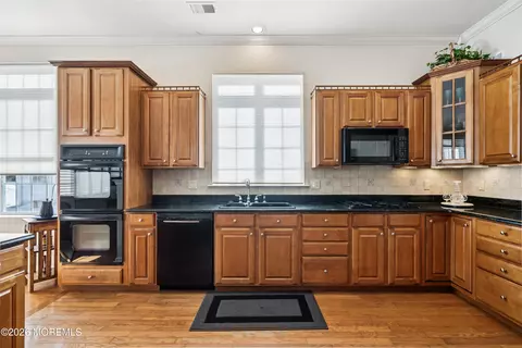 Kitchen - 21 Rumson Ct, Waretown, NJ 08758 photo 1 of 3