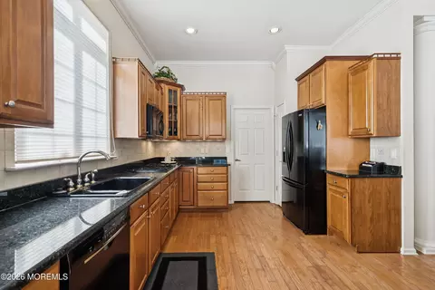 Kitchen - 21 Rumson Ct, Waretown, NJ 08758 photo 2 of 3