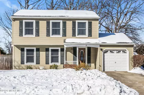 17 Providence Ln, Howell, NJ 07731