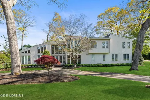 311 Park Ave, Oakhurst, NJ 07755