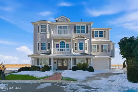152 N Burgee Dr, Little Egg Harbor, NJ 08087