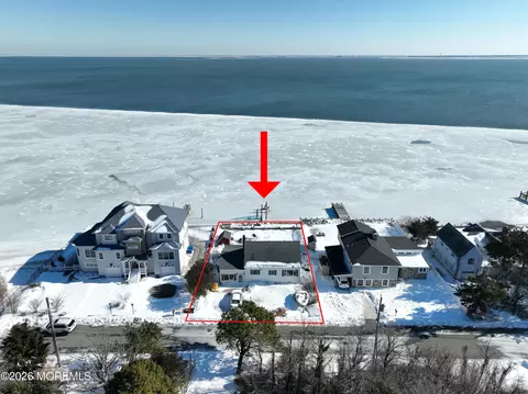 18 High Tide Dr, Waretown, NJ 08758