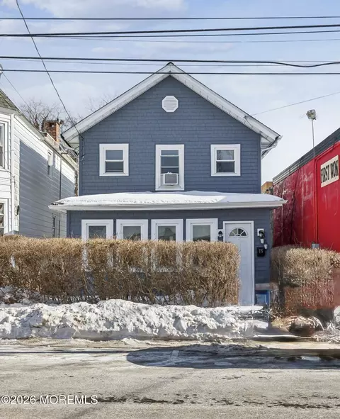 75 Broad St, Keyport, NJ 07735