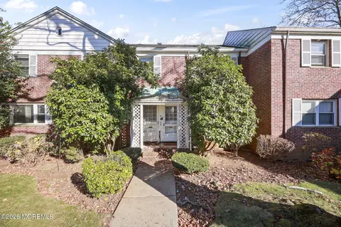 39 Manor Dr, Red Bank, NJ 07701