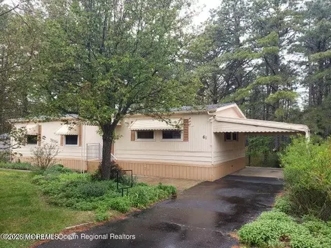 61 Kingfisher Way, Whiting, NJ 08759