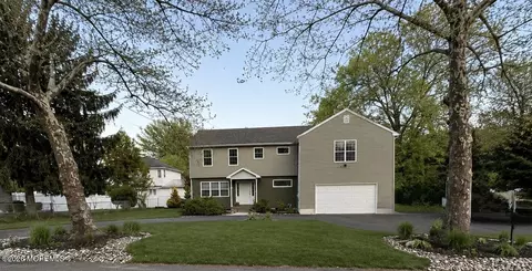 19 Forest Hill Ave, Jackson, NJ 08527