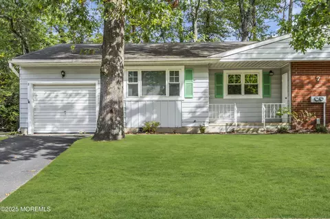 7 Roosevelt City Rd #B, Whiting, NJ 08759