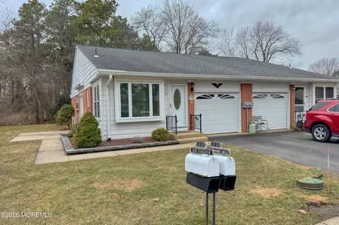 12 Homestead Dr #A, Whiting, NJ 08759