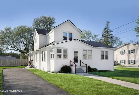 161 Louisiana Ave, Ewing, NJ 08638