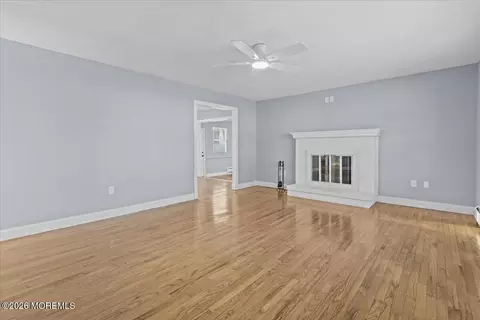Living - 417 Riverview Rd, Forked River, NJ 08731 photo 2 of 4