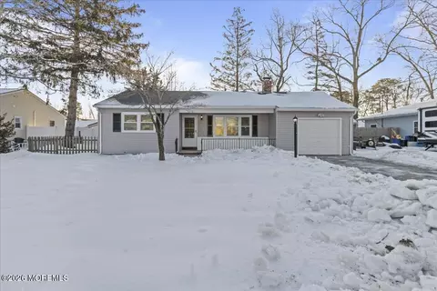 417 Riverview Rd, Forked River, NJ 08731