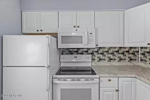 Kitchen - 417 Riverview Rd, Forked River, NJ 08731 photo 4 of 6