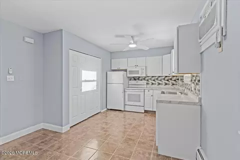 Kitchen - 417 Riverview Rd, Forked River, NJ 08731 photo 2 of 6
