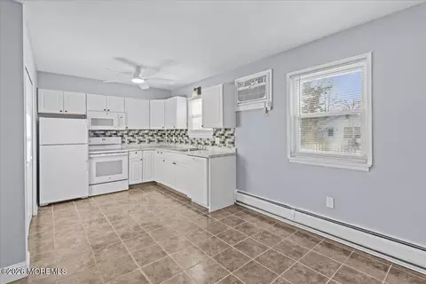 Kitchen - 417 Riverview Rd, Forked River, NJ 08731 photo 6 of 6