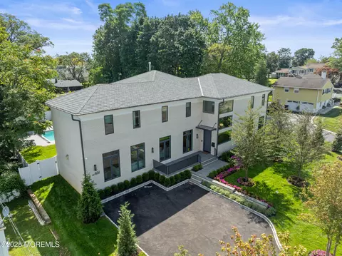 889 Red Oaks Dr, Long Branch, NJ 07740