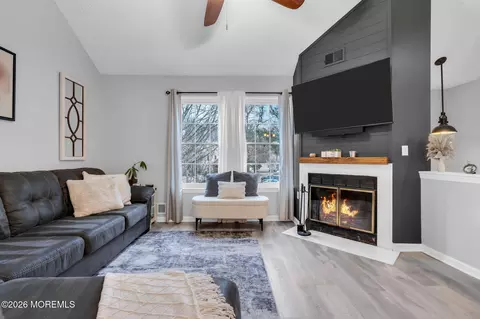 52 Snapdragon Ct, Jackson, NJ 08527