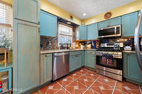 330 Riviera Dr, Forked River, NJ 08731 photo 9