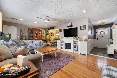 330 Riviera Dr, Forked River, NJ 08731 photo 5