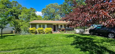 330 Riviera Dr, Forked River, NJ 08731