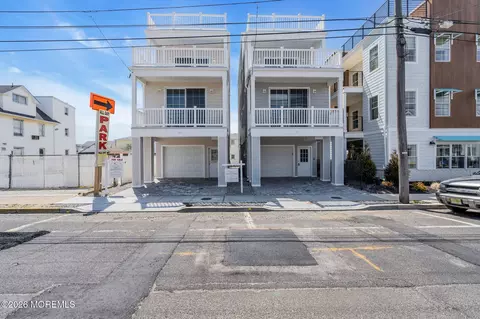 31 Hamilton Ave, Seaside Heights, NJ 08751