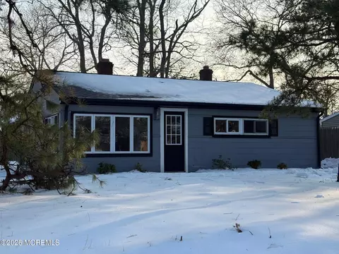 809 Pensacola Rd, Forked River, NJ 08731