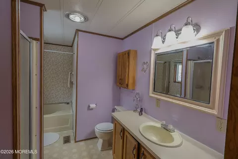 Bath - 115 Douglas Dr, Jackson, NJ 08527 photo 1 of 2