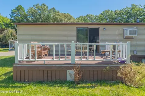 Exterior - 115 Douglas Dr, Jackson, NJ 08527 photo 2 of 2