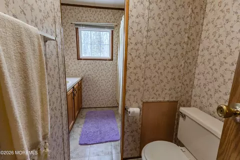Bath - 115 Douglas Dr, Jackson, NJ 08527 photo 2 of 2