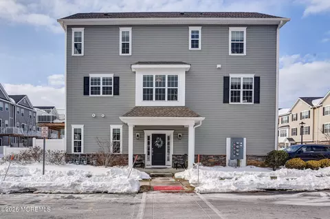 1901 Evans Ln, Middletown, NJ 07748
