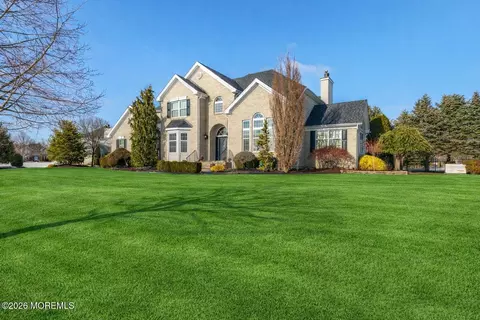 15 Rodeo Dr, Jackson, NJ 08527