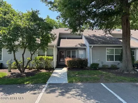 133 Sunnymede St, Englishtown, NJ 07726