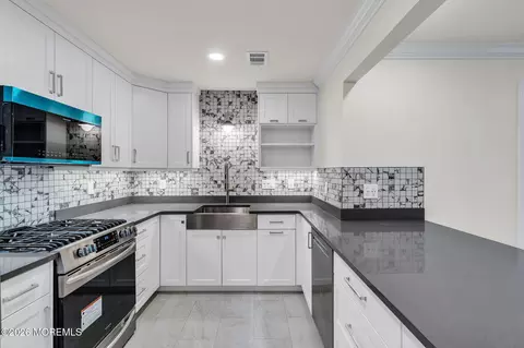 1209 Wedgewood Cir, Middletown, NJ 07748