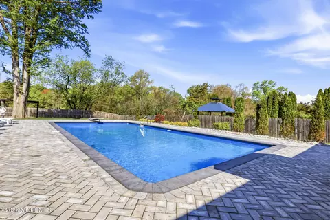 24 Butterfly Rd, Jackson, NJ 08527
