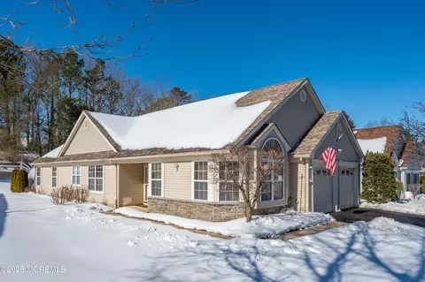 2890 Lenox St, Toms River, NJ 08755