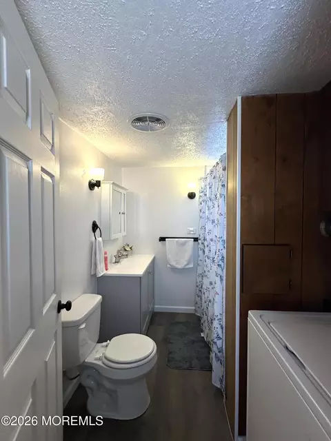Bath - 4 12 E Trl, Brick, NJ 08724 photo 1 of 3