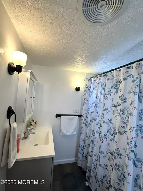 Bath - 4 12 E Trl, Brick, NJ 08724 photo 2 of 3