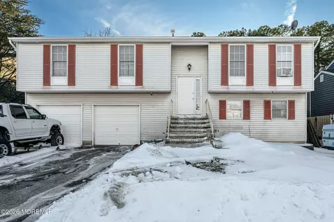 33 Compass Ln, Barnegat, NJ 08005