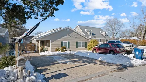 19 Cherry St, Little Egg Harbor, NJ 08087