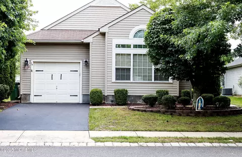 18 Florian Ct, Manchester, NJ 08759