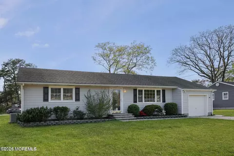 501 Burnside St, Toms River, NJ 08757