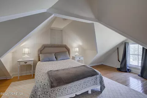 Bedroom - 39 E River Rd, Rumson, NJ 07760 photo 5 of 5