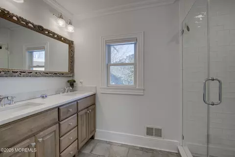 Bath - 39 E River Rd, Rumson, NJ 07760 photo 1 of 3