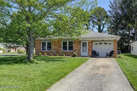 32 Abbey Rd, Brick, NJ 08723