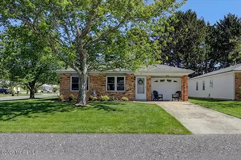 32 Abbey Rd, Brick, NJ 08723