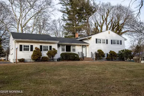19 Meadow Dr, Tinton Falls, NJ 07724