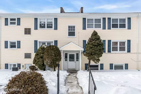 306 Sawmill Rd #182, Brick, NJ 08724
