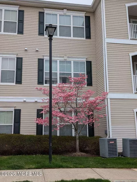 326 Sloan Ct, Matawan, NJ 07747