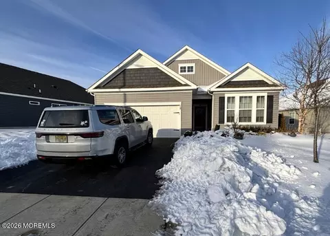 18 Raccoon Ln, Barnegat, NJ 08005