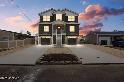 42 W Mohawk Dr, Little Egg Harbor, NJ 08087