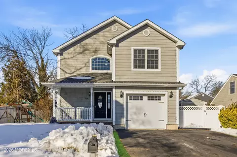 304 Pine St, North Middletown, NJ 07748